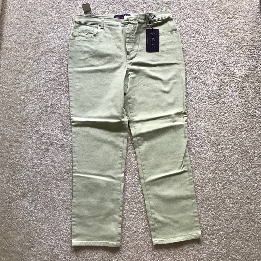 NWT Gloria Vanderbilt light green jeans